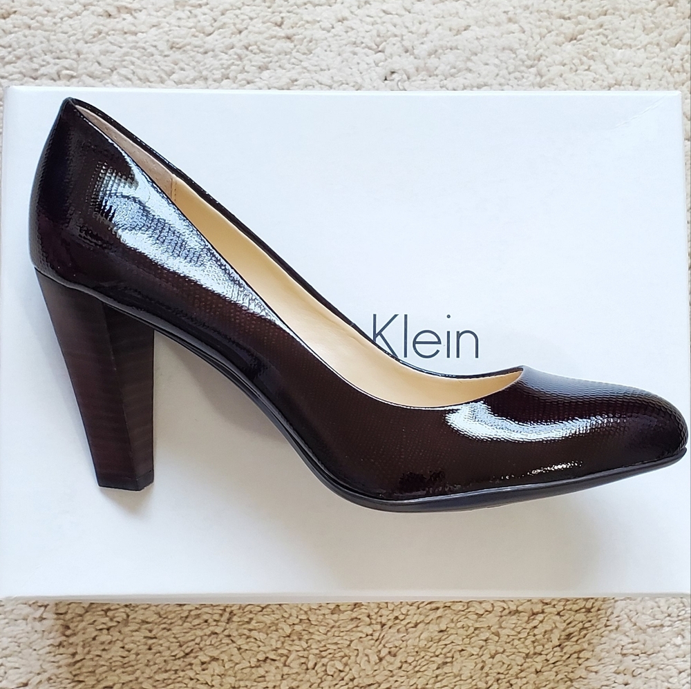 NWT Calvin Klein Oliza Dark Brown Chocolate Lizard Patent Leather Heels 8.5